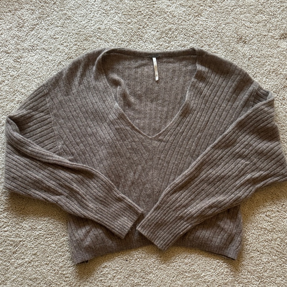 Free People 100% V Neck Cashmere Sweater